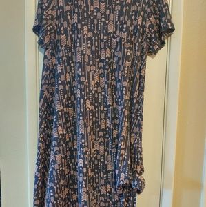 🦄LULAROE ARROW CARLY🦄